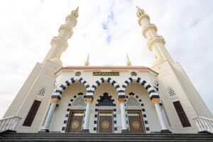 بالصور..وفد وزارى يفتتح مسجد وسيم العرجانى بالشيخ زويد