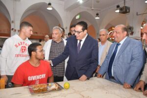 جولة تفقدية لرئيس جامعة القاهرة بالمدينة الجامعية للطلبة لمتابعة مستوى الخدمات المقدمة.