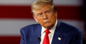 “البيت الأبيض” الرئيس الأمريكي “ترامب” مهتم بالدخول في مفاوضات دبلوماسية مع إيران