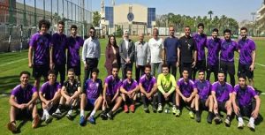 فريق كرة القدم لكلية العلوم الصيدلية والتصنيع الدوائي بجامعة مصر للعلوم والتكنولوجيا يتخطى عقبة ” الأسنان”