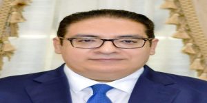 برعاية الدكتور محمد سامي عبد الصادق «تجارة القاهرة» تعقد مؤتمرا لتوعية الطلاب بقضايا التنمية وبناء الذات