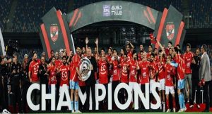 ٣٣ لاعبًا شاركوا في مشوار تتويج الأهلي بالدوري رقم 45