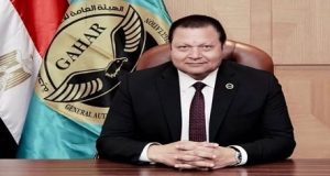 رئيس جامعة القاهرة يهنئ الدكتور “أحمد طه” بفوزه بجائزة الطبيب العربي لعام 2025