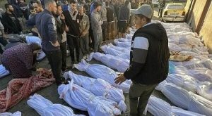 الصحة الفلسطينية تتسلم 30 جثمانا لشهداء أفرج عنهم الاحتلال الإسرائيلي