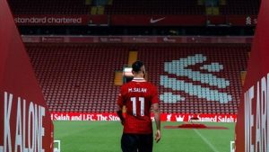النجم المصري “محمد صلاح” يقترب من الانضمام للدوري السعودي