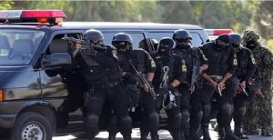 إيران تعتقل 39 شخصًا على صلة بمنظمات إرهابية وأجهزة استخبارات معادية وضبط أسلحة وذخائر وأجهزة ستارلينك في محافظة طهران