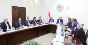 وزير التعليم العالي يعقد اجتماعًا مع أعضاء اللجنة العليا لاختيار عمداء المعاهد العليا الخاصة