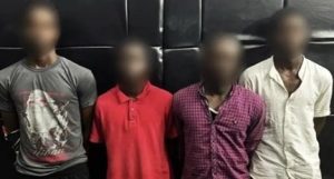 الأمن يلقي القبض علي 4 أجانب يبيعون المخدرات علناً في شوارع القاهرة