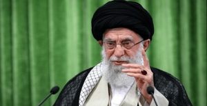 إعلام عبرى: إصابة المرشد الأعلى الإيراني “علي خامنئي” على خامنئى فى هجوم على طهران
