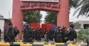 بسبب الزلزال .. فرار “200” سجين بمدينة كراتشي باكستاني .. من أكبر عمليات الهروب من السجون في العالم