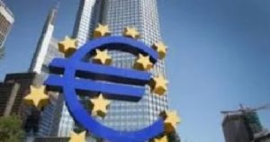 البنك المركزى الأوروبى يخفض الفائدة لأول مرة منذ عامين