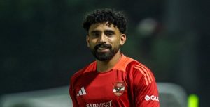 لاعب الأهلي “مروان عطية” يغادر المستشفى بعد إجراء عملية جراحية