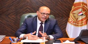 وزير العمل “محمد جبران” لا يعتد بالاستقالة إلا إذا اعتمدت من الوزارة أو المديرية