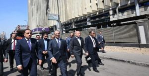 رئيس الوزراء يتفقد “سنترال رمسيس” ويستعرض تقريرا مع وزير الاتصالات بشأن عودة مختلف الخدمات