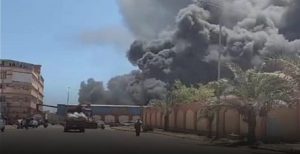 النيران تلتهم مصنع فايبر في المدينة الصضنتعية بدمياط الجديدة