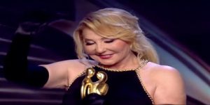 الفنانة “نادية الجندي” تبهر متابعيها بلوك لافت .. في أحدث ظهور