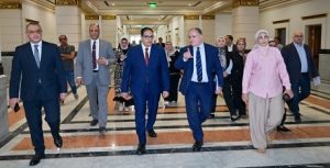 د. محمد سامي عبد الصادق يتفقد مقر الجامعة الاهلية بمدينة السادس من أكتوبر ويوجه بسرعة استكمال التجهيزات النهائية
