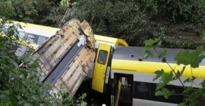مصرع 4 أشخاص وإصابة العشرات على الأقل في حادث قطار مروع جنوب غرب ألمانيا