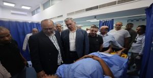 بيان مشترك صادر عن وزارتي العمل والبترول والثروة المعدنية ..”بدوي وجبران” يطمئنان علي الناجين من حادث بارج خليج السويس