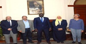 قصر العيني يستقبل المستشار الثاني لسفارة السنغال لبحث التعاون في التعليم الطبي باللغة الفرنسية