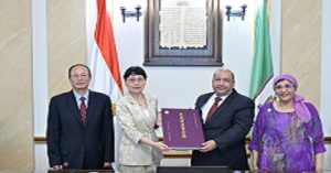 مباحثات لتعزيز علاقات التعاون المشتركة بين جامعة القاهرة وجامعة جيجيانغ الصينية