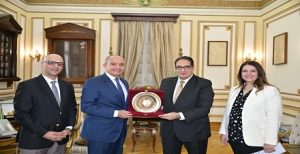خلال استقباله السفير الأردني بالقاهرة .. رئيس “جامعة القاهرة” يشيد بعمق العلاقات المصرية الأردنية