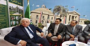 وزير التعليم العالى والبحث العلمى يشيد بجناح جامعة القاهرة بمعرض “أخبار اليوم – يوني إيجيبت”