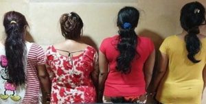 حبس 7 سيدات رجل و7 سيدات لممارسة الأعمال المنافية للآداب داخل ناد صحي بالتجمع