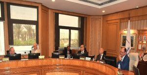 رئيس جامعة حلوان يستقبل محافظ القاهرة في اجتماع موسّع لمجلس الجامعة لمناقشة دعم الطلاب وتعزيز التعاون المؤسسي