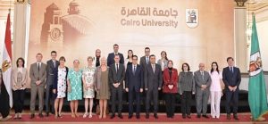 رئيس جامعة القاهرة يلتقى وفد لجنة الثقافة والتعليم والاتصال والرياضة بمجلس الشيوخ الفرنسى