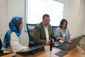 الأستاذ الدكتور “أحمد حمد القائم” بأعمال رئيس جامعة مصر للمعلوماتية.. انطلاق برنامج اعداد مصممي ومخرجي الرسوم المتحركة لزيادة حصة مصر من سوق افلامها عالميا