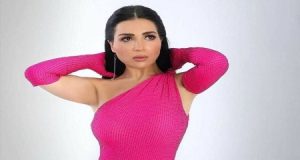 الفنانة “مي عز الدين” تخطف الأنظار بإطلالة بسيطة