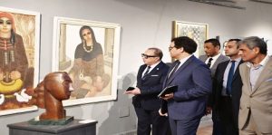 في إطار احتفالية جامعة حلوان برئاسة الدكتور “السيد قنديل” وزير الثقافة فى زيارة لمتحف الفن المعاصر بمجمع الفنون والثقافة