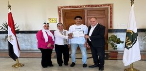 جامعة القاهرة الأهلية تعلن فوز الطالب سيف أحمد الشحات بالمركز الأول في بطولة الجامعة لتنس الطاولة للعام 2026/2025
