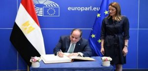الرئيس “السيسي” يُسجل كلمة في سجل كبار الزوار بالبرلمان الأوروبي