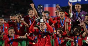 في إنجاز أسطوري.. توج منتخب المغرب للشباب بكأس العالم للمرة الأولى في تاريخه بعد فوزه على الأرجنتين بهدفين دون رد في النهائي