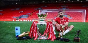 النجم المصري “محمد صلاح” ضمن قائمة الأفضل.. نجم ليفربول يختار 3 أجنحة يتصدرهم يامال