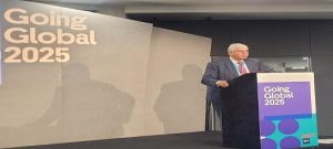 على هامش مشاركة وزير التعليم العالي في مؤتمر “Going Global” بلندن .. إطلاق تقرير استراتيجي حول توسيع نطاق التعليم العالي الرقمي في مصر