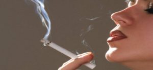 دراسة ..هل يضر التدخين “النساء” أكثر من الرجال؟