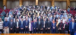 رئيس جامعة القاهرة يشهد احتفالية نادى أعضاء هيئة التدريس لتكريم أبناء الأعضاء المتفوقين في مختلف المراحل الدراسية