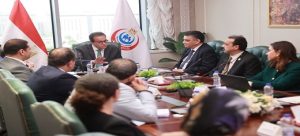 وزير الصحة يعقد اجتماعًا موسعًا لمتابعة تقييم التكنولوجيا الصحية بالتعاون مع المعهد البريطاني NICE