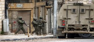 جيش الأحتلال الإسرائيلي يقتل شرطيا فلسطينيا في الضفة الغربية