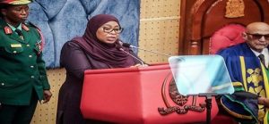 رئيسة تنزانيا “سامية صلوحو حسن” أعلنت تعديل وزاري بتنزانيا.. وزيرا جديدا للمالية والإبقاء على الخارجية والتعدين