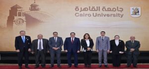 جامعة القاهرة ووزارة التنمية المحلية يطلقان شراكة استراتيجية لبناء قدرات الإدارة المحلية وتطوير برامج التدريب بمركز سقارة
