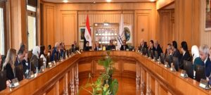 مجلس جامعة حلوان برئاسة الدكتور “السيد قنديل” يحتفي بإنجازات أساتذته المتميزين في “المجالات العلمية والرياضية والطبية والمجتمعية”
