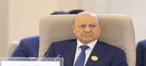رئيس مجلس القيادة اليمني “رشاد العليمي” الإجراءات الأحادية في حضرموت والمهرة “خط أحمر”