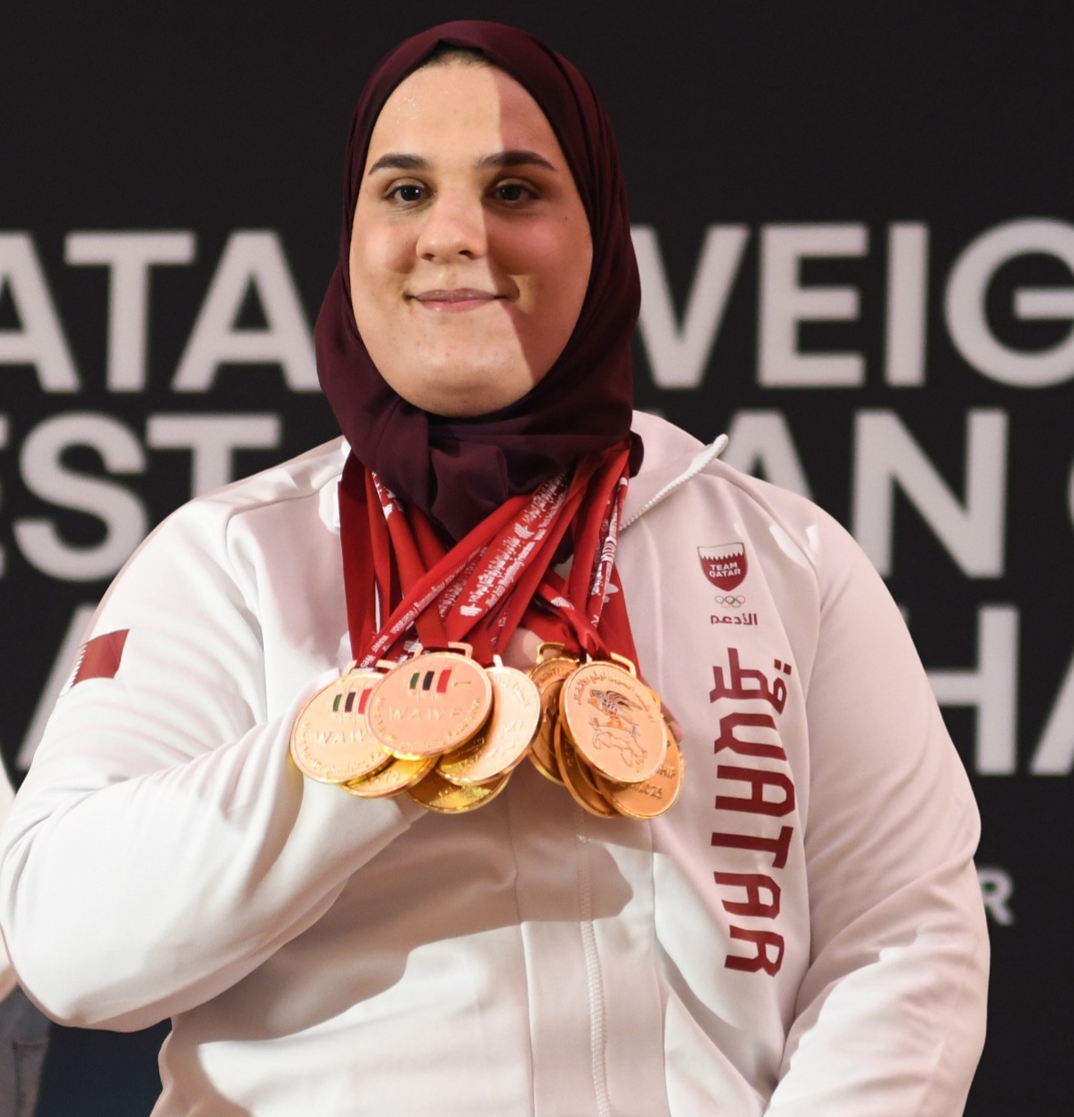 بطلة من ذهب.. وصال يخلف تهدي قطر 9 ذهبيات تاريخية في رفع الأثقال