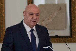 الرئيس اللبناني يعلق على مساعي السعودية لخفض التصعيد في اليمن