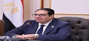 رئيس جامعة القاهرة يستعرض تقريرا حول مساهمة كلية الهندسة في المشروعات القومية: خبرات علمية تدعم التنمية في الإسكان والبنية التحتية والمياه وحماية التراث