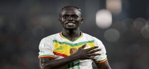 النجم السنغالي “ساديو ماني” يتبرع بمكافأة أمم أفريقيا لدعم فقراء السنغال